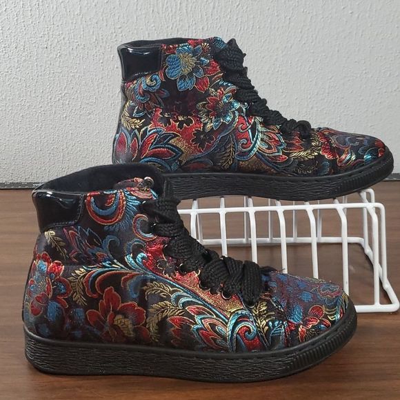 Bamboo Metallic Iridescent Tapestry & Patent Leather Short Boots Size‎ 7½ - Picture 1 of 10